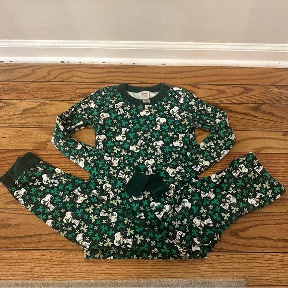 Hanna Anderson peanuts snoopy lucky charm pajamas- Size 12 - Picture 1 of 5